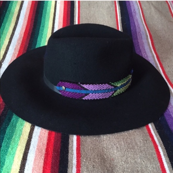 Lovely Bird Accessories - Lovely Bird felt hat